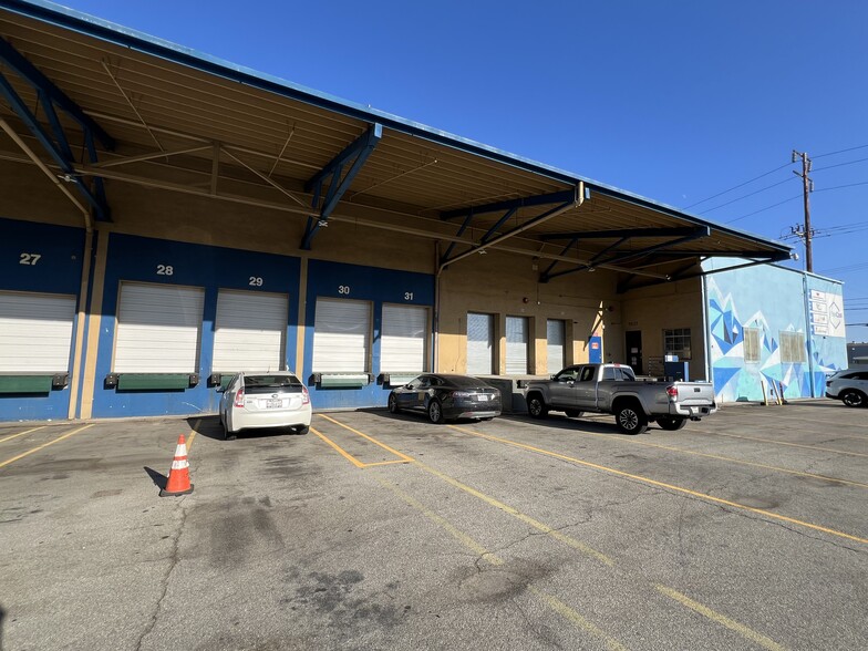 More Photos Of 1937-2035 E Vernon Ave, Vernon Refrigeration Cold Storage For Sale