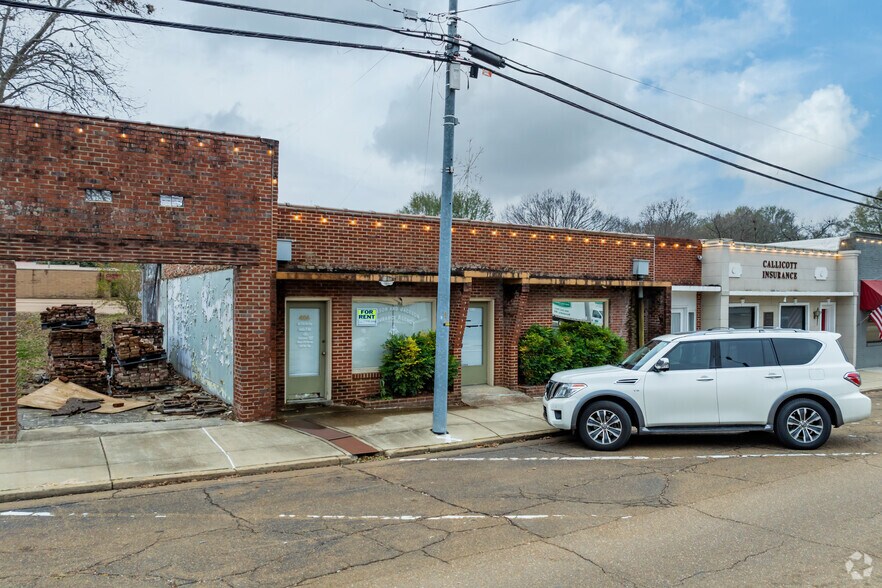 More Photos Of 406 W Main St, Senatobia Storefront Retail Office For Lease