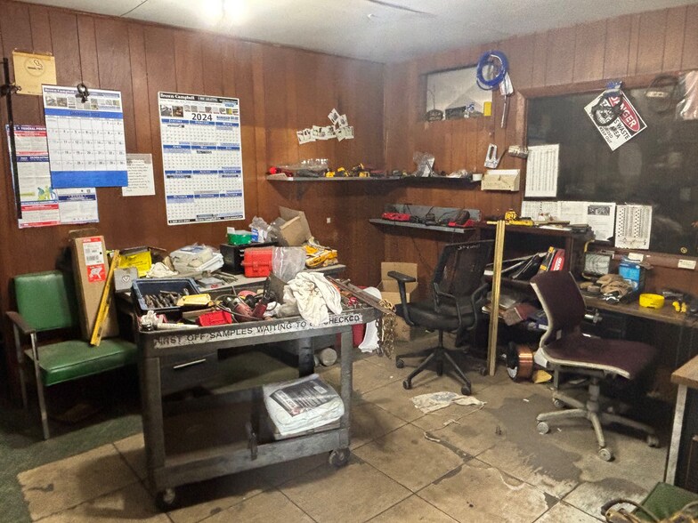 More Photos Of 424 Shelton Rd, West Columbia Warehouse For Sale