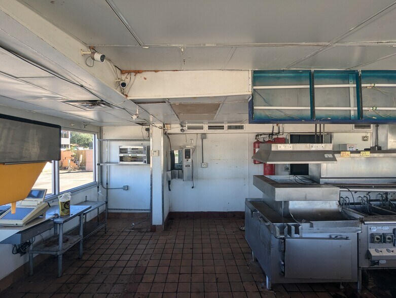 More Photos Of 1322 N 16th St, Orange Fast Food For Lease