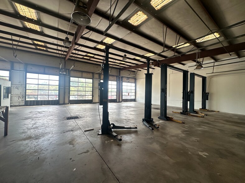 More Photos Of 500 Thornton Rd, Lithia Springs Auto Repair For Lease