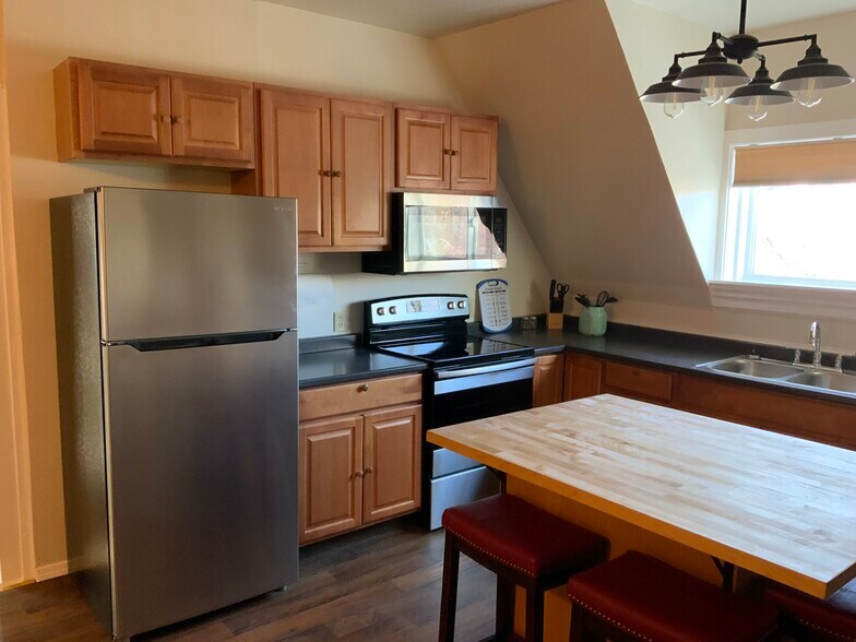 More Photos Of 155 Townsend St, Cedarville Apartments For Sale