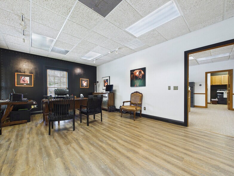 More Photos Of 5 Executive Woods Ct, Swansea Medical For Sale