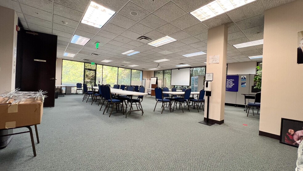 More Photos Of 6645 Peachtree Dunwoody Rd, Atlanta Office For Lease