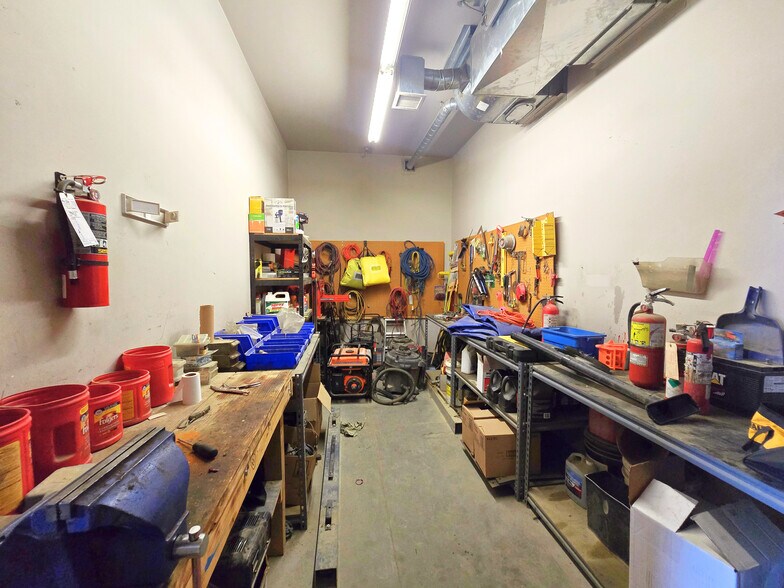 More Photos Of 7703 39 St, Leduc Manufacturing For Sale