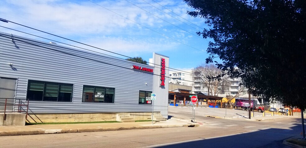 More Photos Of 3001 Bledsoe St, Fort Worth Freestanding For Lease