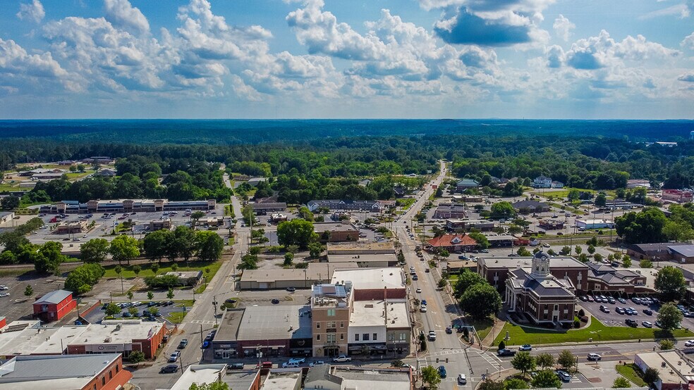 More Photos Of 21 E Athens St, Winder General Retail For Sale