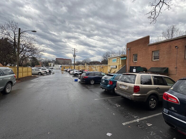 More Photos Of 248-252 W Broad St, Falls Church Storefront Retail Office For Lease