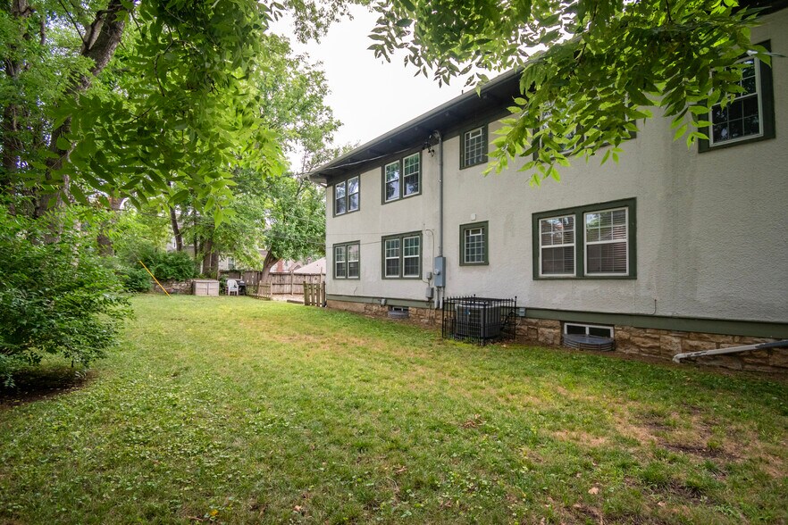 More Photos Of 5331 Charlotte St, Kansas City Apartments For Sale