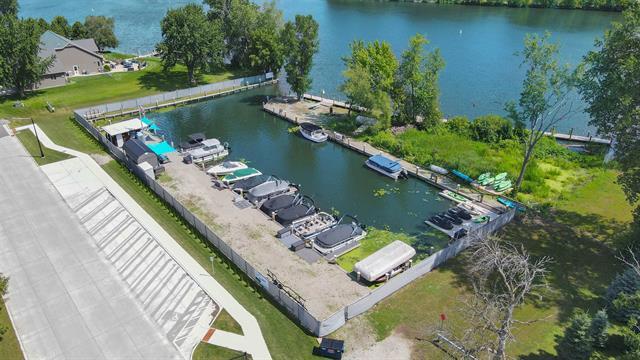 More Photos Of 1000 Bauman St, Oshkosh Marina For Sale