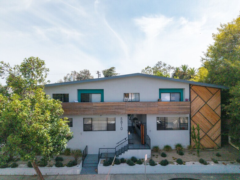 Primary Photo Of 5810 San Vicente Blvd, Los Angeles Apartments For Sale