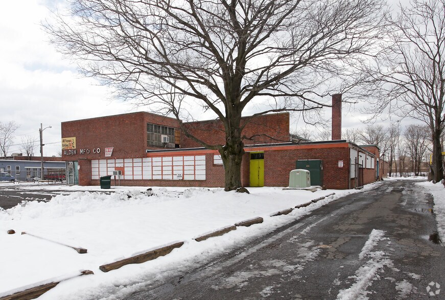 More Photos Of 3030 Main St, Hartford Manufacturing For Sale