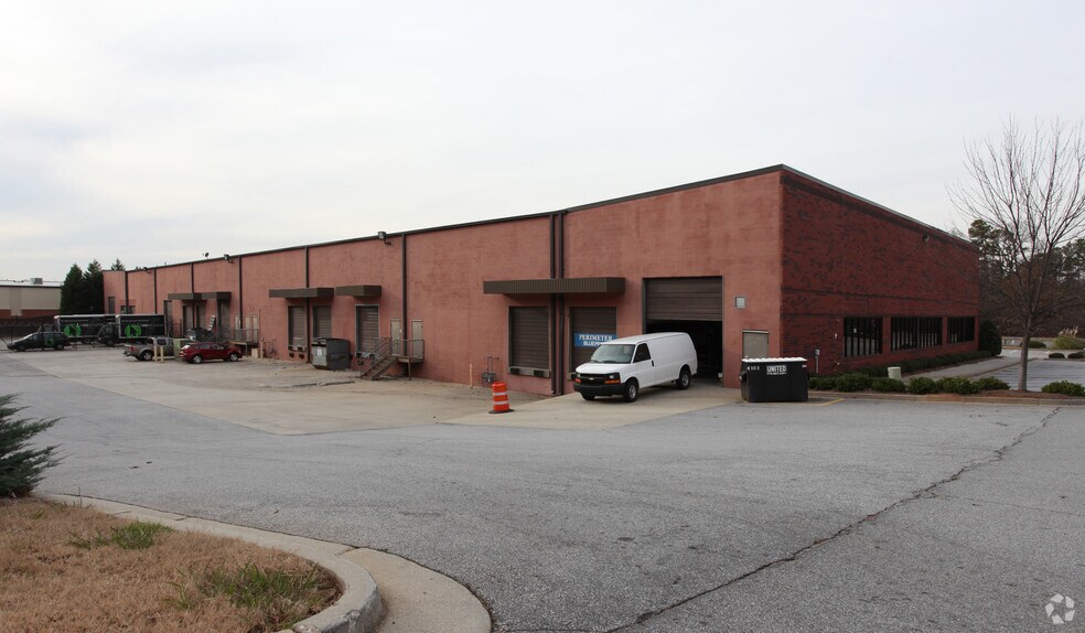 More Photos Of 5150 Peachtree Industrial Blvd, Peachtree Corners Warehouse For Lease