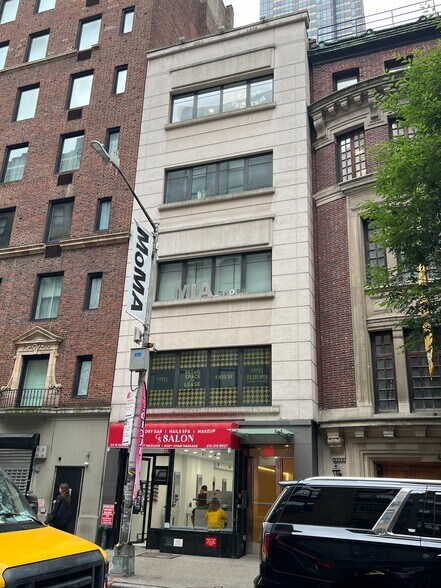 More Photos Of 44 W 55th St, New York Office For Lease