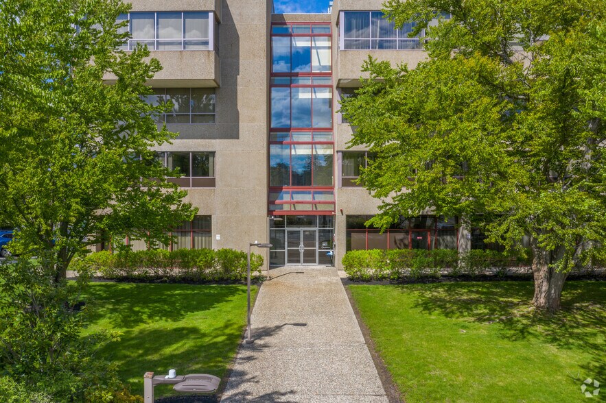 More Photos Of 10 Speen St, Framingham Unknown For Lease