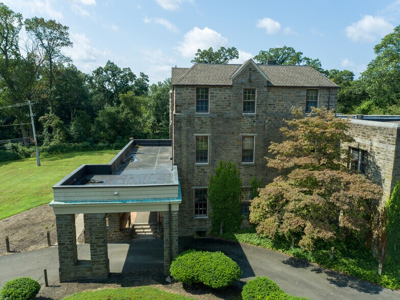 More Photos Of 100 W Laurel Ave, Cheltenham Office For Lease