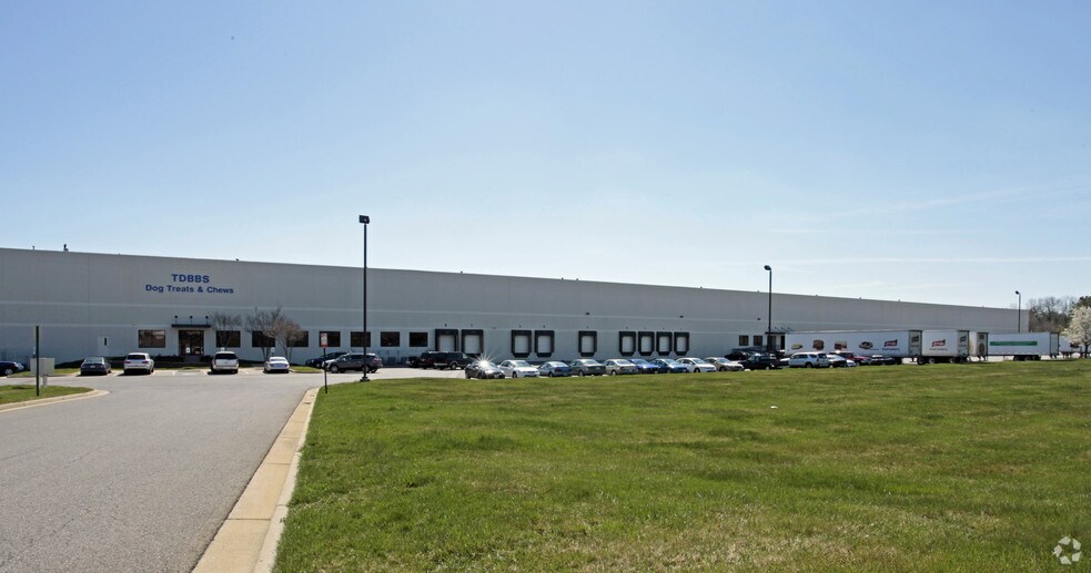More Photos Of 5601-5699 Eastport Blvd, Richmond Distribution For Lease