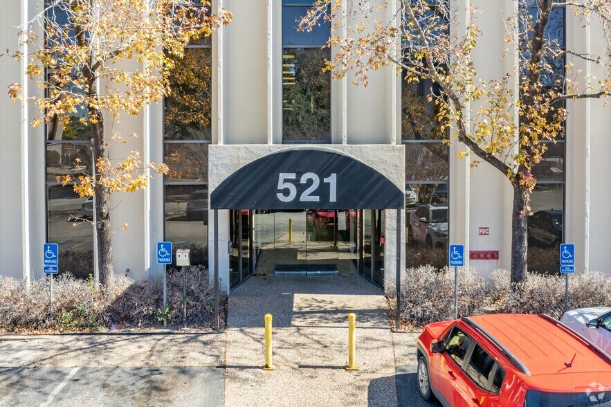 More Photos Of 519 N Sam Houston Pky E, Houston Medical For Lease