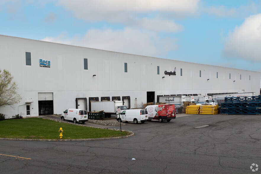More Photos Of 8001 Industrial Ave, Carteret Warehouse For Lease