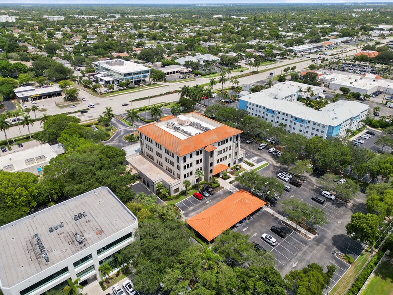 More Photos Of 4851 Tamiami Trl N, Naples Office For Lease