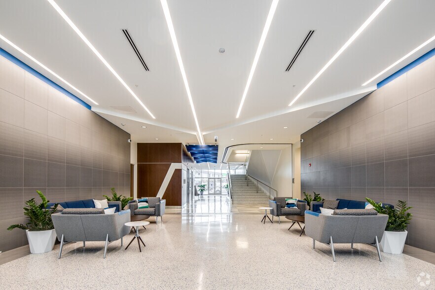 More Photos Of 13485 Veteran's Way, Orlando Office For Lease