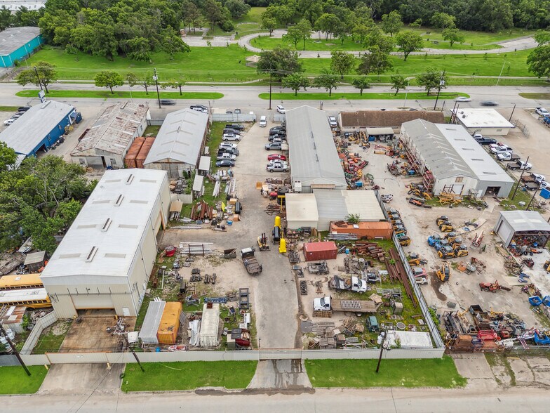 More Photos Of 6438 Long Dr, Houston Industrial For Sale