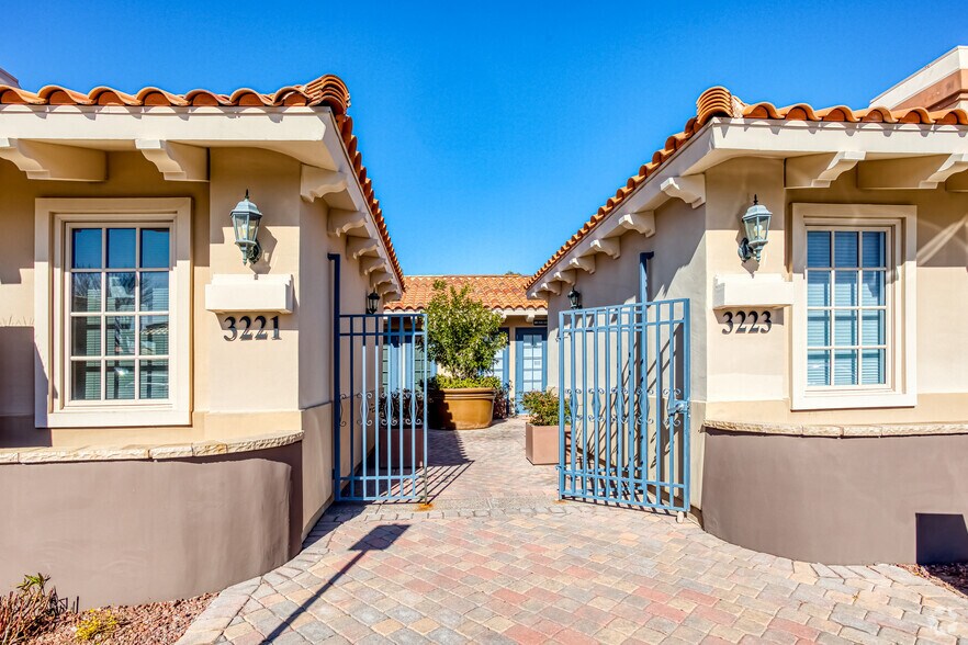 More Photos Of 3223 E Warm Springs Rd, Las Vegas Office For Lease