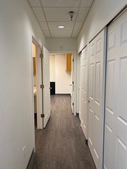 More Photos Of 5700 W Olive Ave, Glendale Medical For Lease