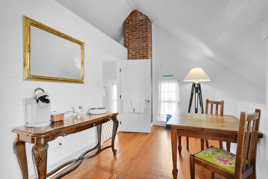 More Photos Of 21 Officers Row, Tybee Island Hospitality For Sale