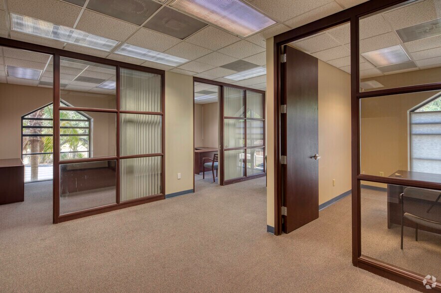 More Photos Of 3709 W Jetton Ave, Tampa Office For Lease