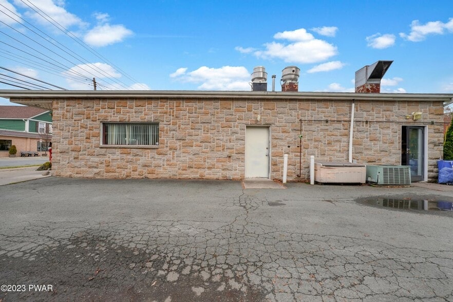 More Photos Of 302 Pennsylvania Ave, Matamoras Restaurant For Sale