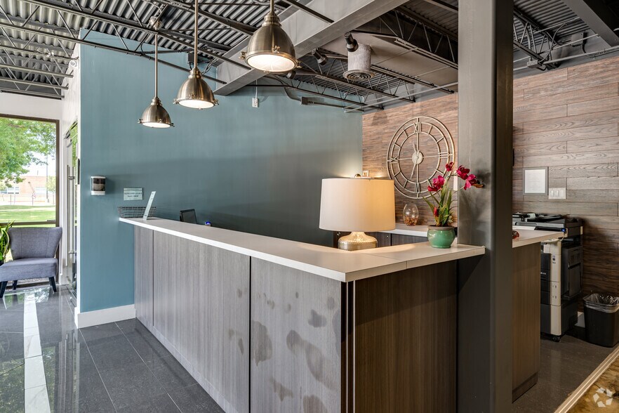 More Photos Of 6343 Skyline Dr, Houston Office For Sale