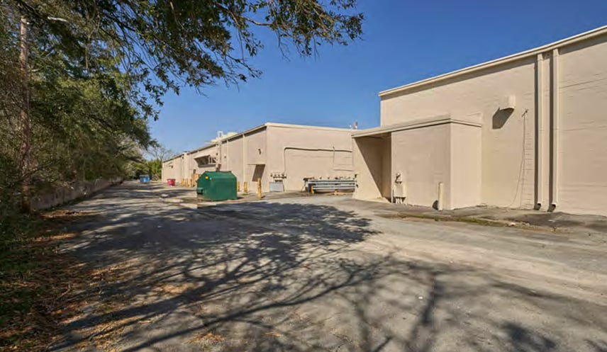 More Photos Of 850 College St, Eastman General Retail For Sale