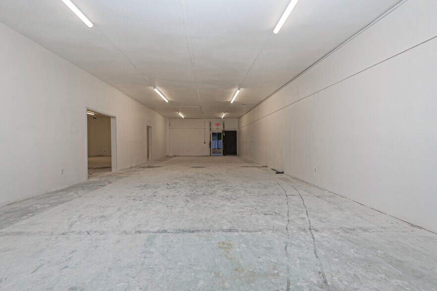 More Photos Of 5557 Cahuenga Blvd, North Hollywood General Retail For Sale