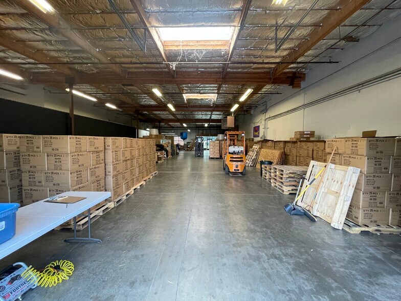 More Photos Of 30-38 Executive Ct, Napa Light Distribution For Lease