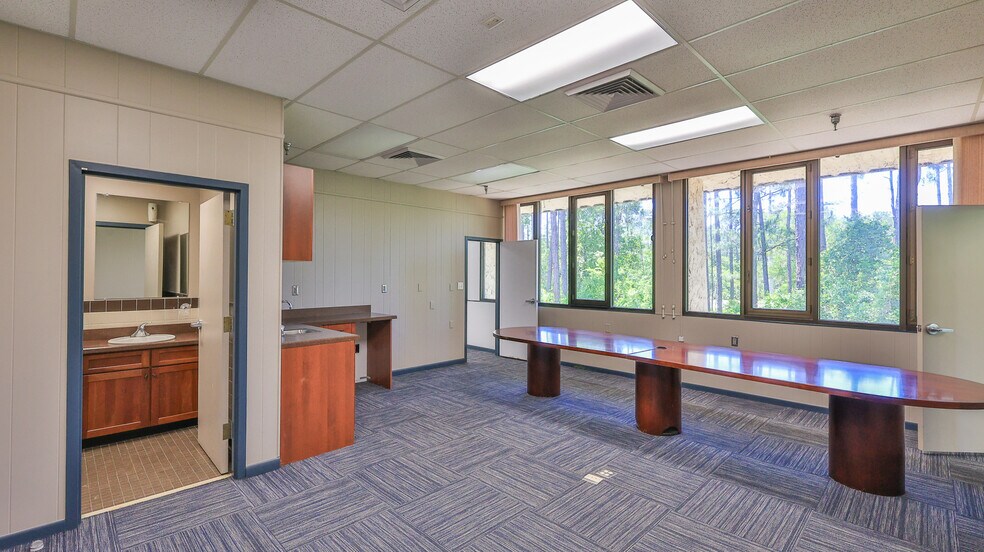 More Photos Of 2 Commerce Blvd, Palm Coast Warehouse For Lease