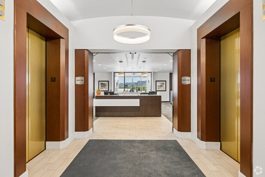 More Photos Of 2415 E Camelback Rd, Phoenix Coworking Space