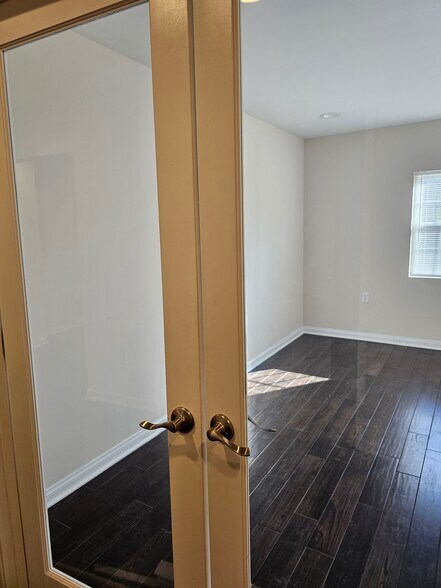 More Photos Of 27 S Royal Ave, Front Royal Medical For Lease