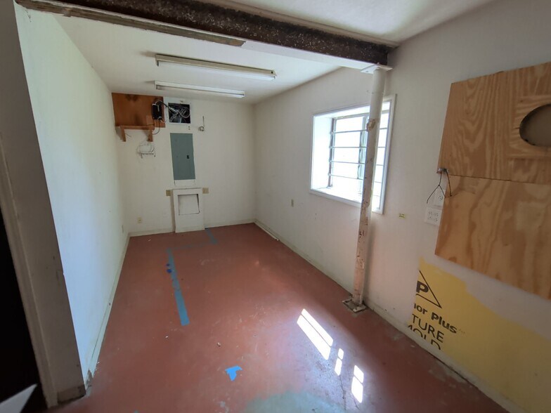 More Photos Of 12202 MoPac Expy N, Austin Auto Repair For Lease