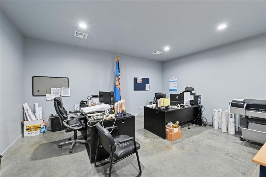 More Photos Of 22390 E 111th St, Broken Arrow Warehouse For Lease