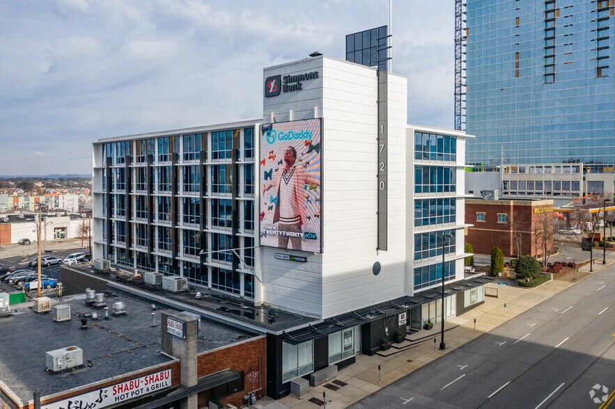 More Photos Of 1720 W End Ave, Nashville Office For Lease