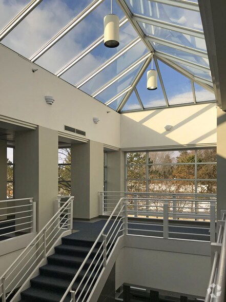 More Photos Of 30201 Orchard Lake Rd, Farmington Hills Office For Sale