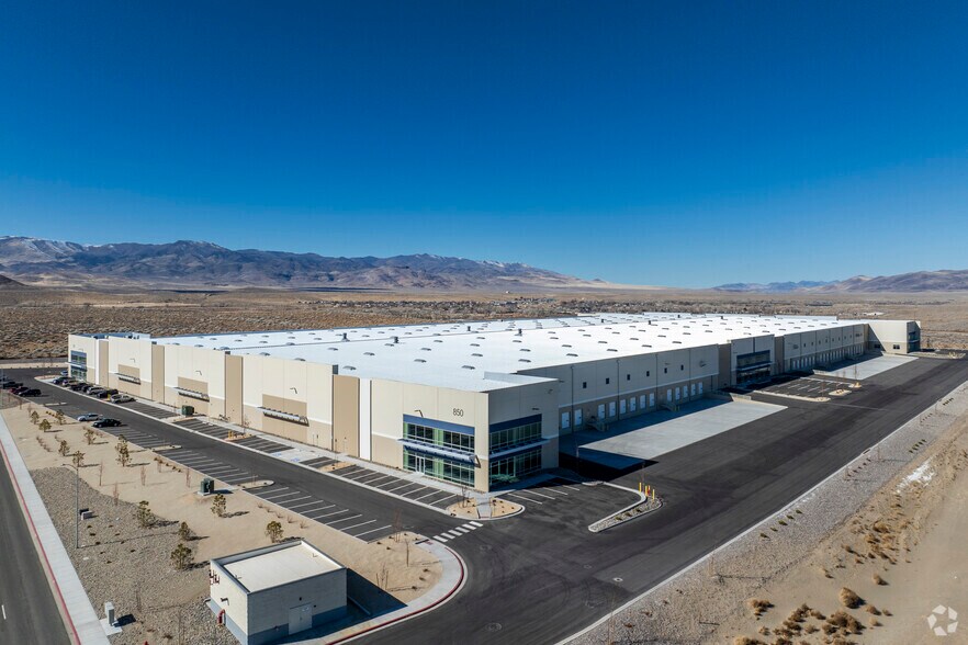 More Photos Of 850 Commerce Center Dr, Fernley Distribution For Lease