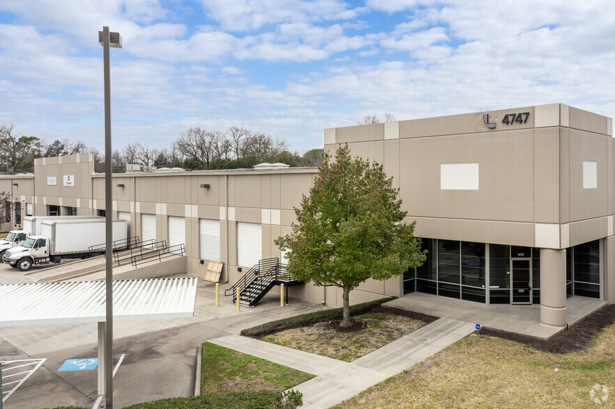 Primary Photo Of 4747 S Pinemont Dr, Houston Warehouse For Lease