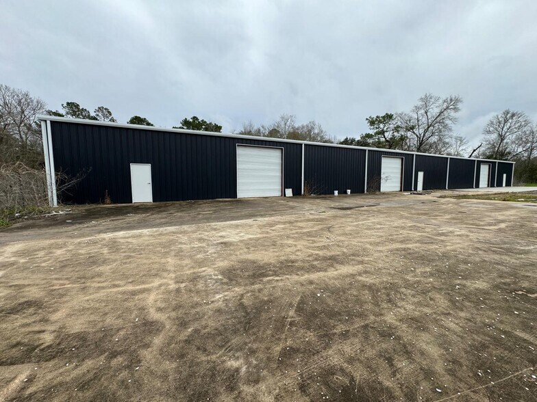 More Photos Of 5795 Fannett Rd, Beaumont Warehouse For Lease