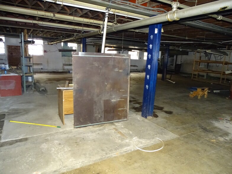 More Photos Of 417 E Sunbury St, Shamokin Storefront Retail Office For Sale