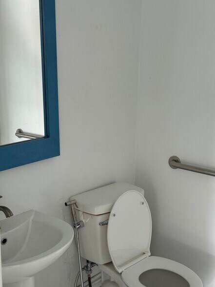 More Photos Of 9834-9850 Sandalfoot Blvd, Boca Raton General Retail For Sale