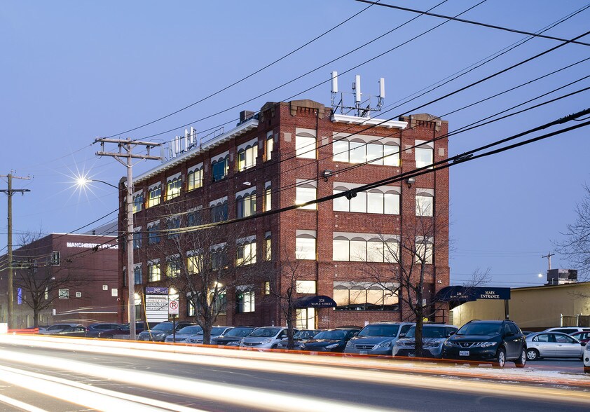 More Photos Of 228 Maple St, Manchester Office For Lease
