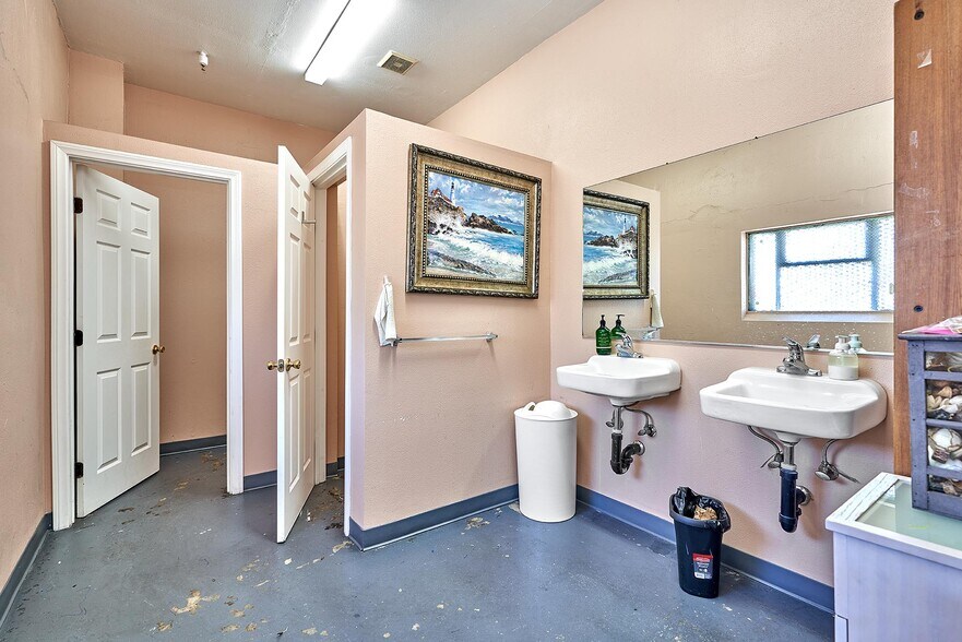 More Photos Of 3001 S San Pedro St, Los Angeles Warehouse For Sale