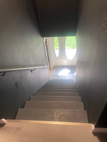 More Photos Of 82 Portland Rd, Kennebunk Office For Sale